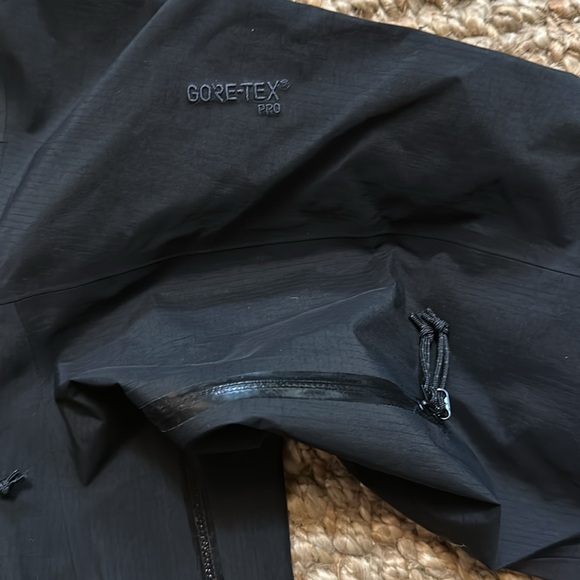 Arc’teryx Beta AR Jacket - Picture 4 of 6